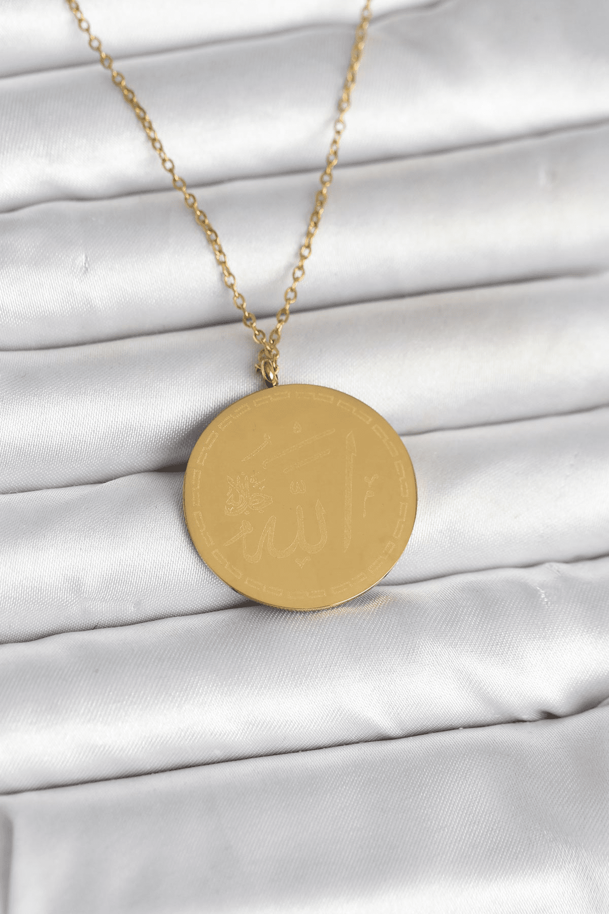 316L Çelik Gold Renk Ayetel Kürsi ve Allah Yazılı Kolye 5886