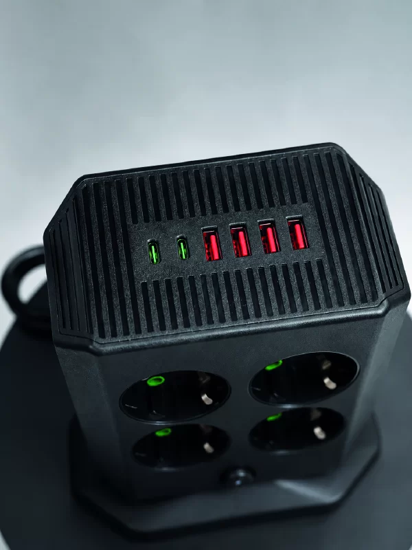 Dikey Priz Kulesi 8 AC Priz 4 USB 2 Type-C Çocuk Korumalı Güç Dağıtıcı